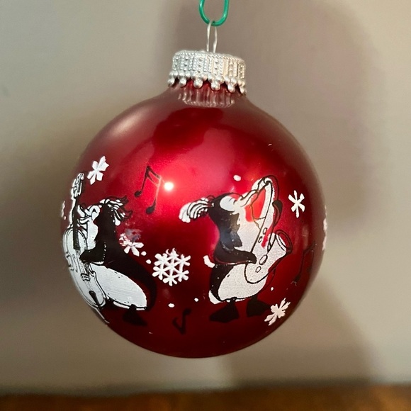 4 Vintage red Glass Christmas Ornament
Balls with Penguins playing instruments - Picture 3 of 8